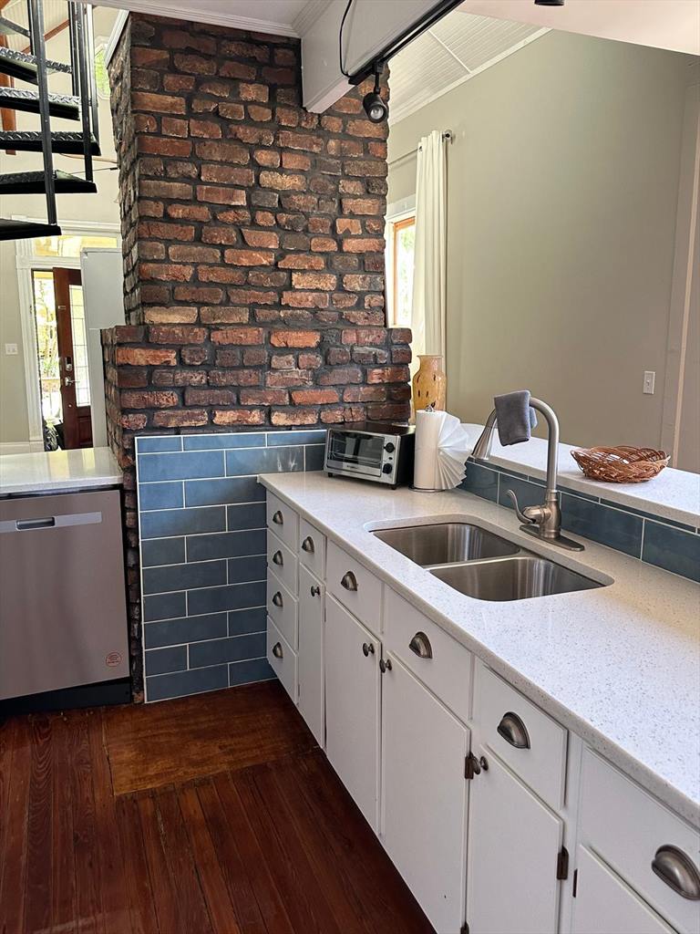 Kitchen after cleaning by Ella'z Cleaning